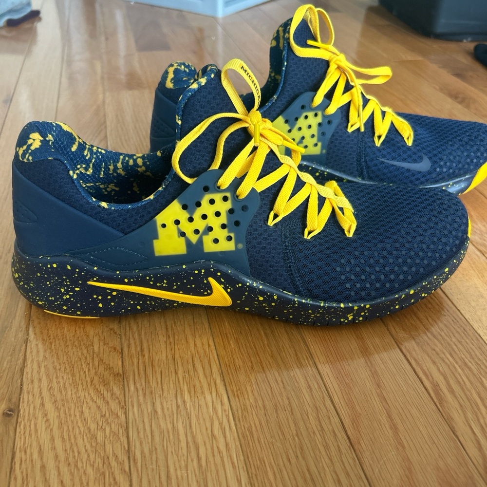 Nike Michigan Navy and Yellow Athletic Sneaks